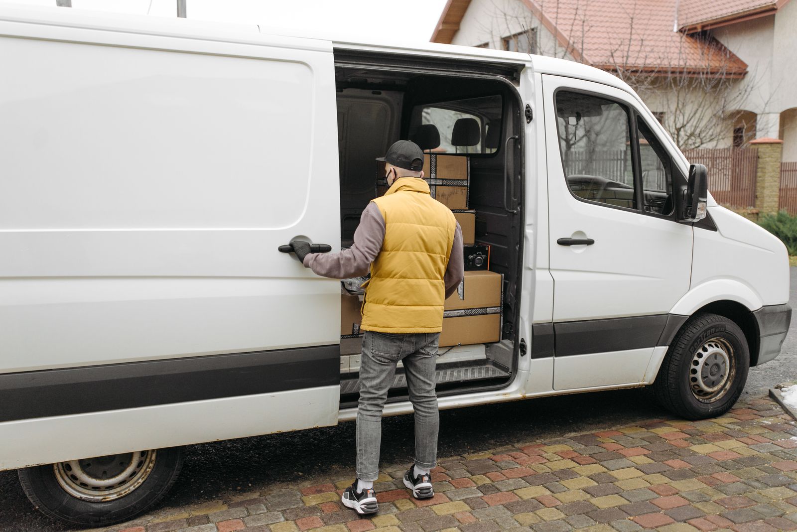 Loaded kerbside: Townhouse, Rozelle
